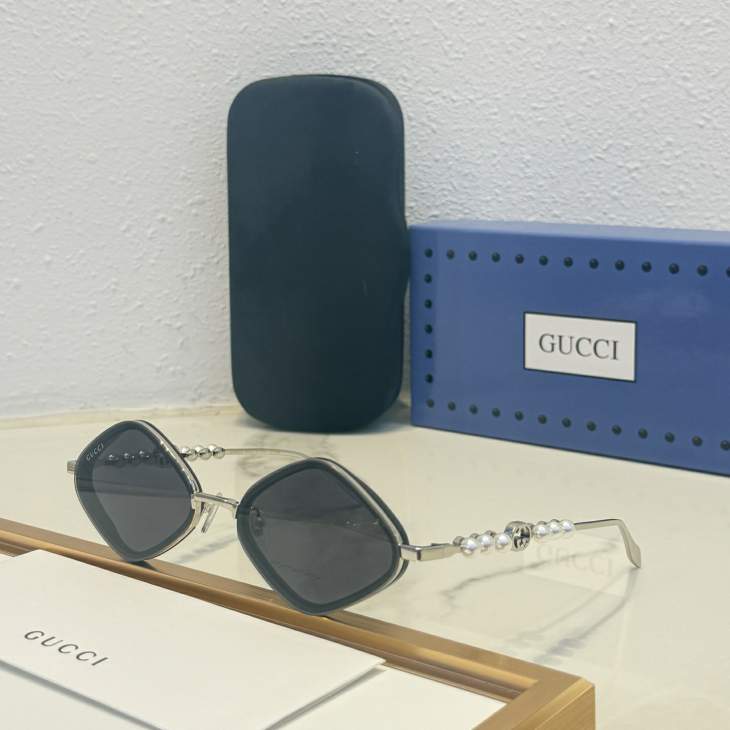 Picture of Gucci Sunglasses _SKUfw80443648fw